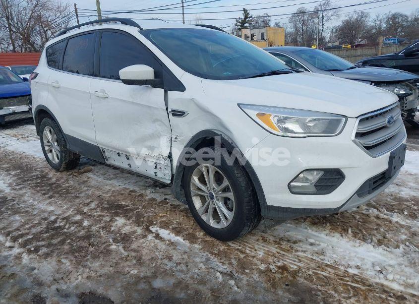 2018 Ford Escape SE (VIN 1FMCU0GD1JUC48757) main photo