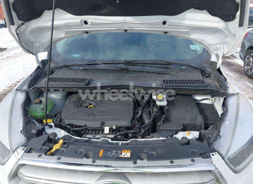 Photo 10 of 2018 Ford Escape SE (VIN 1FMCU0GD1JUC48757)