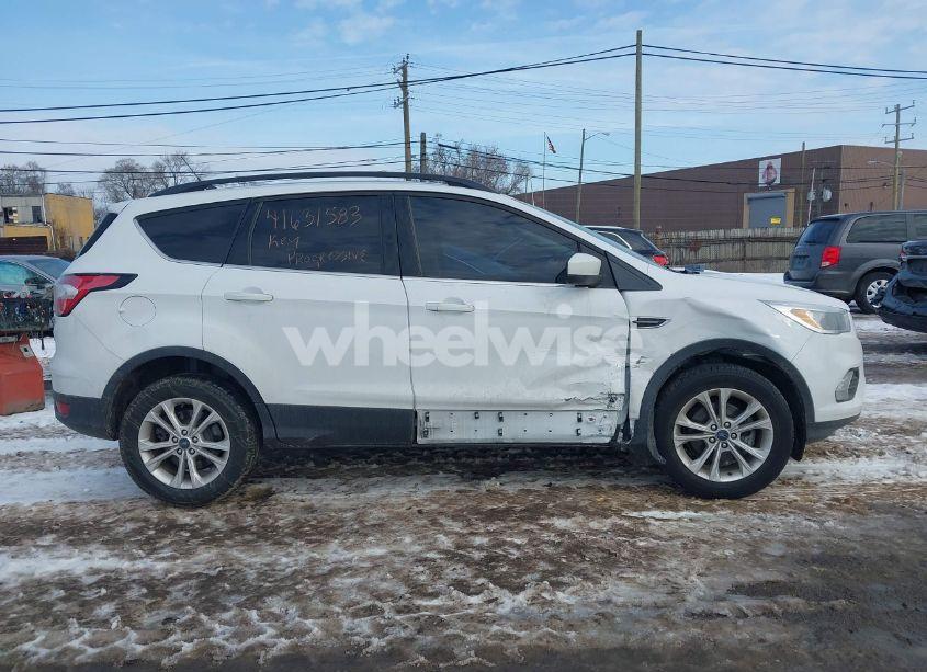 Photo 13 of 2018 Ford Escape SE (VIN 1FMCU0GD1JUC48757)