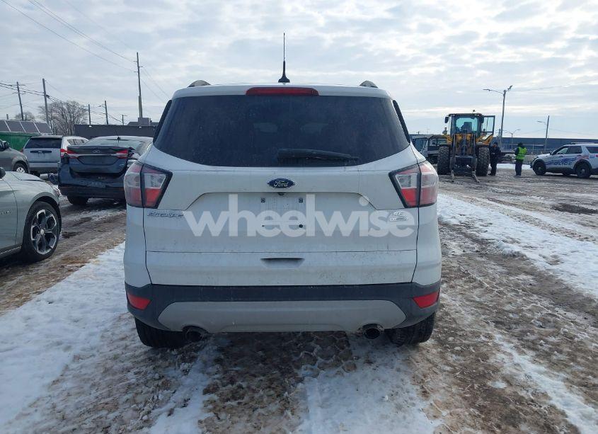 Photo 16 of 2018 Ford Escape SE (VIN 1FMCU0GD1JUC48757)