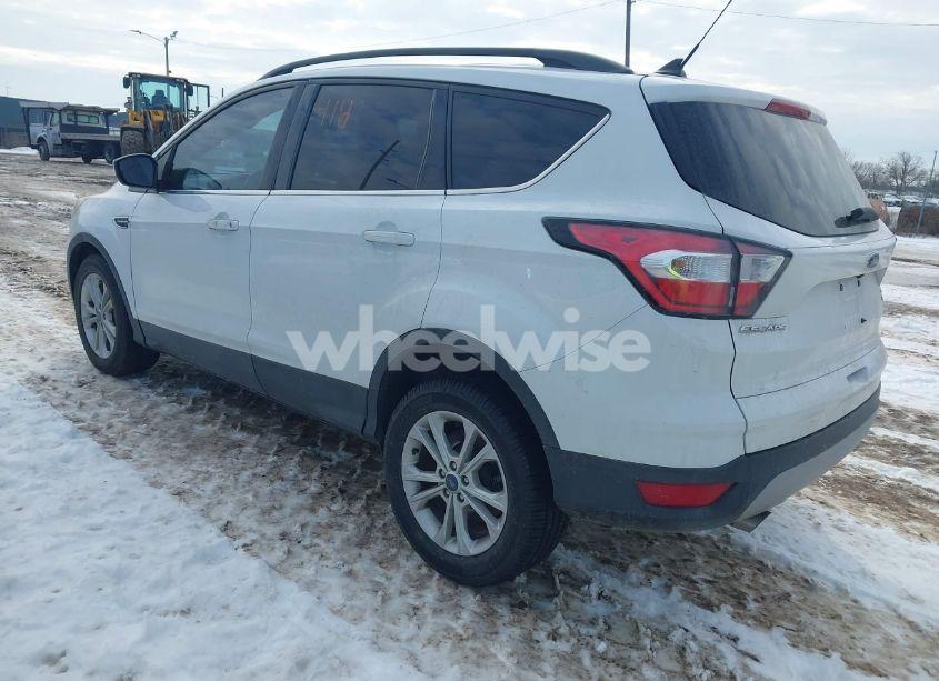 Photo 3 of 2018 Ford Escape SE (VIN 1FMCU0GD1JUC48757)