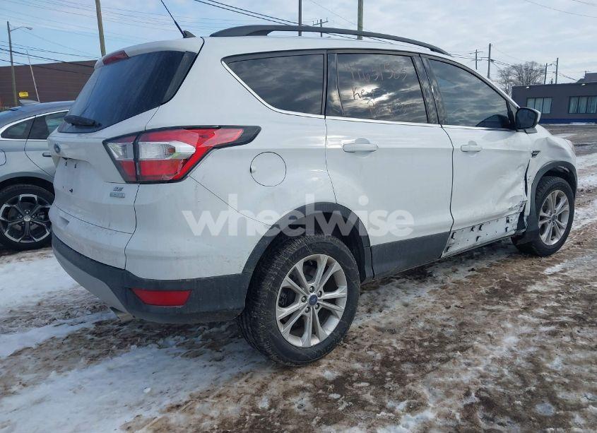Photo 4 of 2018 Ford Escape SE (VIN 1FMCU0GD1JUC48757)