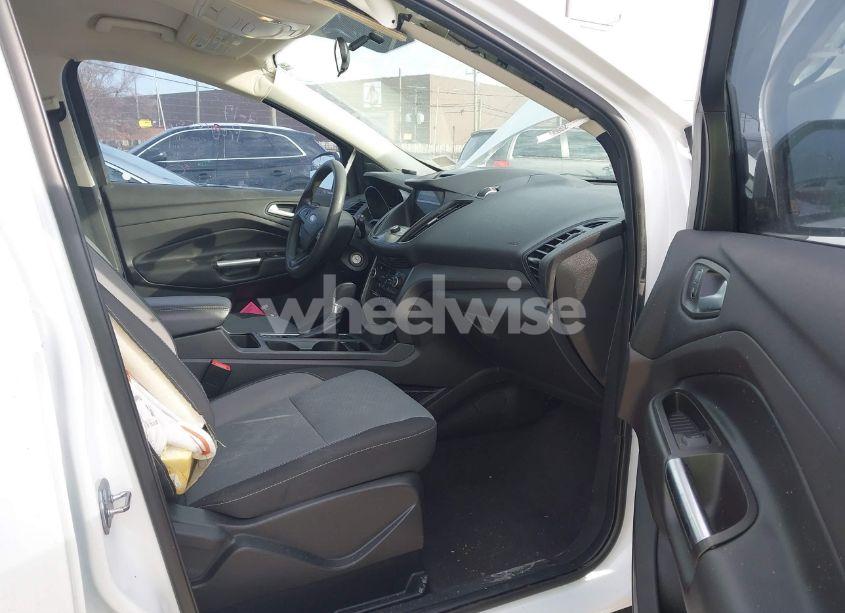 Photo 5 of 2018 Ford Escape SE (VIN 1FMCU0GD1JUC48757)