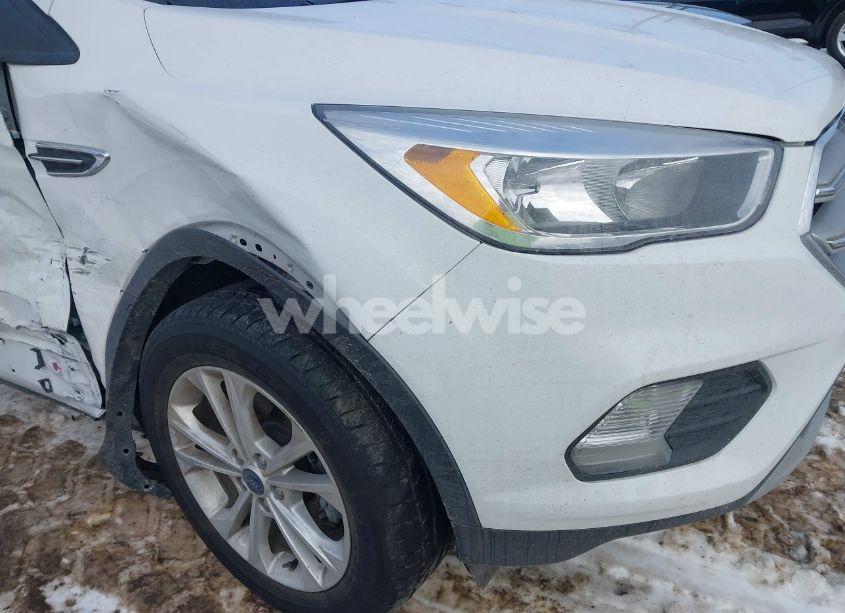 Photo 6 of 2018 Ford Escape SE (VIN 1FMCU0GD1JUC48757)