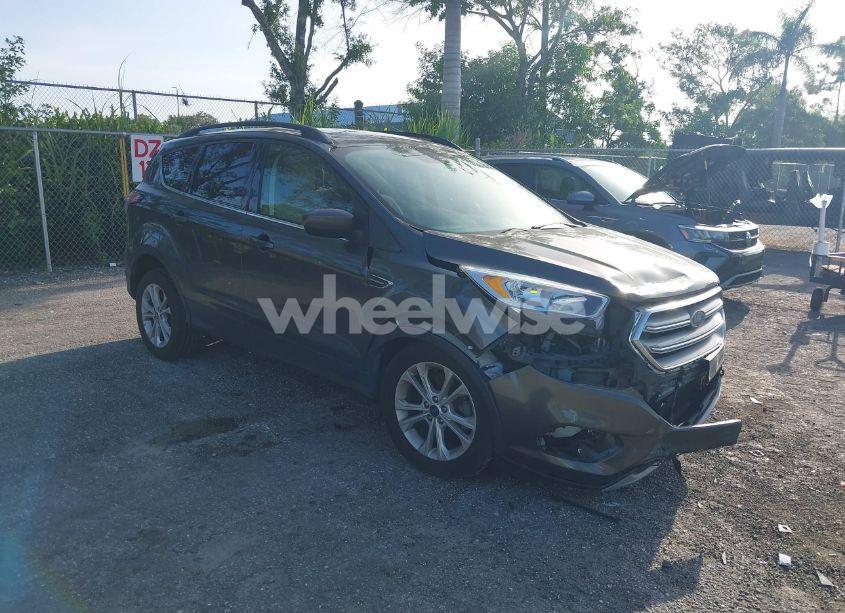 2018 Ford Escape SE (VIN 1FMCU0GD1JUC61086) main photo