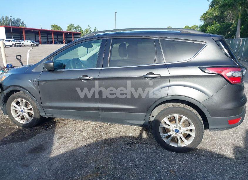 Photo 14 of 2018 Ford Escape SE (VIN 1FMCU0GD1JUC61086)