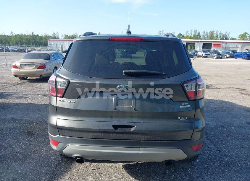 Photo 16 of 2018 Ford Escape SE (VIN 1FMCU0GD1JUC61086)