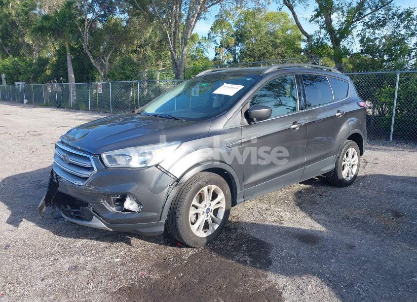 Photo 2 of 2018 Ford Escape SE (VIN 1FMCU0GD1JUC61086)