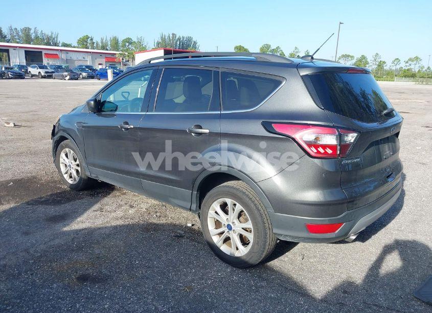 Photo 3 of 2018 Ford Escape SE (VIN 1FMCU0GD1JUC61086)