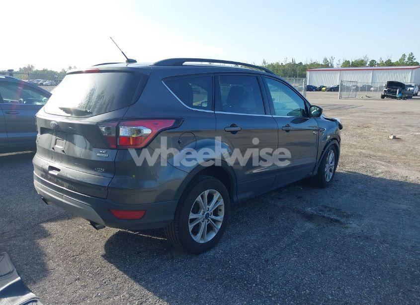 Photo 4 of 2018 Ford Escape SE (VIN 1FMCU0GD1JUC61086)