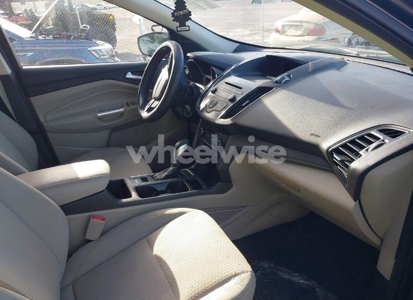 Photo 5 of 2018 Ford Escape SE (VIN 1FMCU0GD1JUC61086)