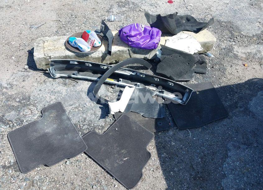 Photo 12 of 2018 Ford Escape SE (VIN 1FMCU0GD1JUD28186)