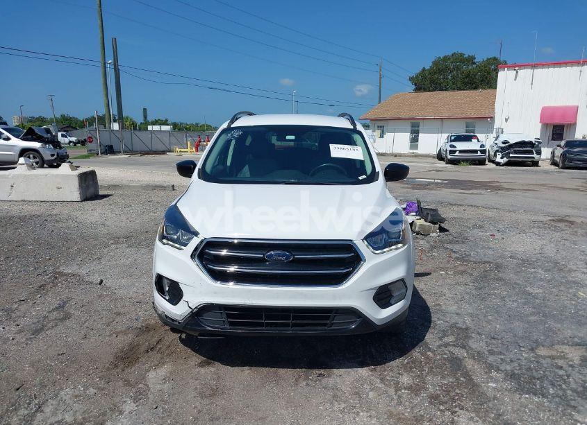 Photo 13 of 2018 Ford Escape SE (VIN 1FMCU0GD1JUD28186)