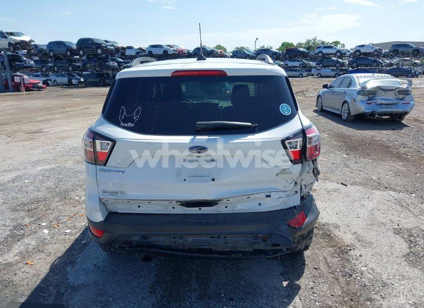 Photo 17 of 2018 Ford Escape SE (VIN 1FMCU0GD1JUD28186)