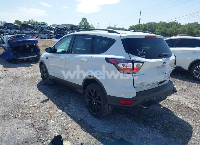 Photo 3 of 2018 Ford Escape SE (VIN 1FMCU0GD1JUD28186)