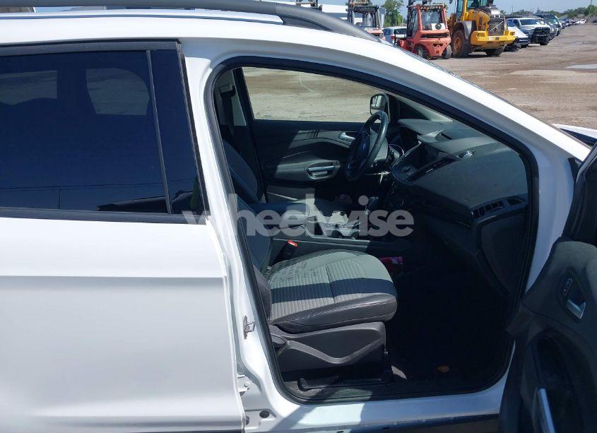 Photo 5 of 2018 Ford Escape SE (VIN 1FMCU0GD1JUD28186)