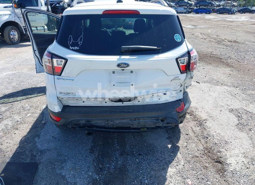 Photo 6 of 2018 Ford Escape SE (VIN 1FMCU0GD1JUD28186)