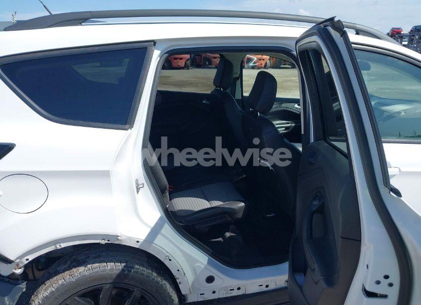 Photo 8 of 2018 Ford Escape SE (VIN 1FMCU0GD1JUD28186)