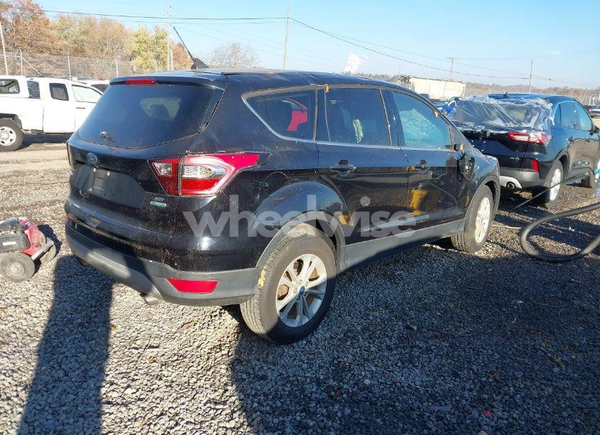 Photo 4 of 2019 Ford Escape SE (VIN 1FMCU0GD1KUA07539)