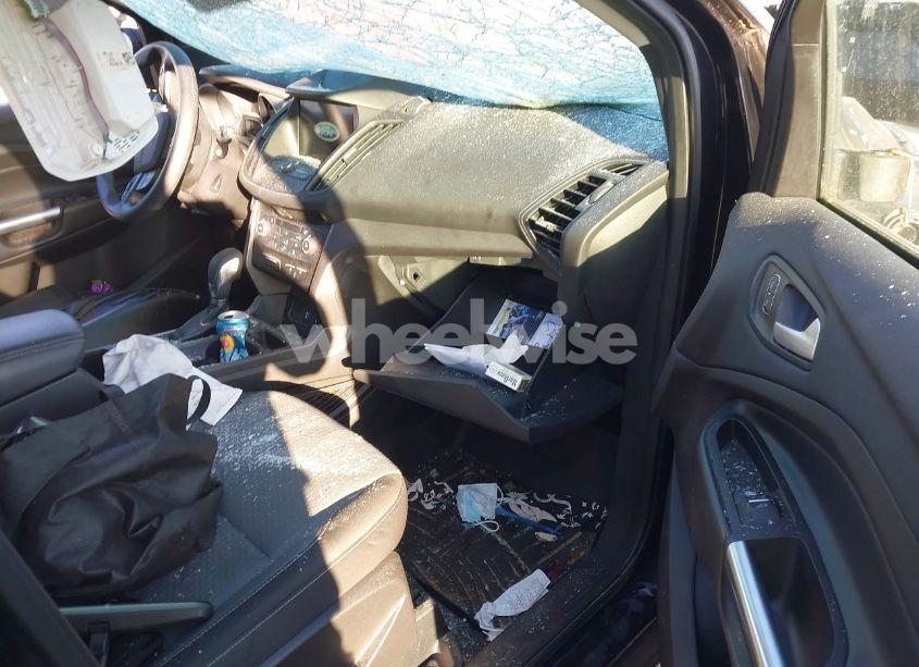 Photo 5 of 2019 Ford Escape SE (VIN 1FMCU0GD1KUA07539)