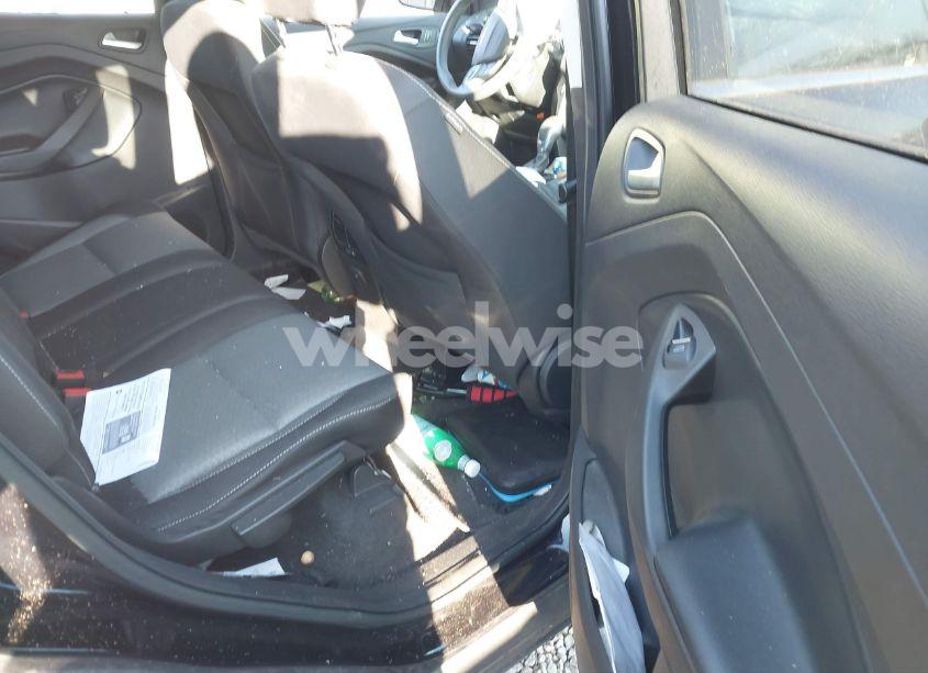 Photo 8 of 2019 Ford Escape SE (VIN 1FMCU0GD1KUA07539)