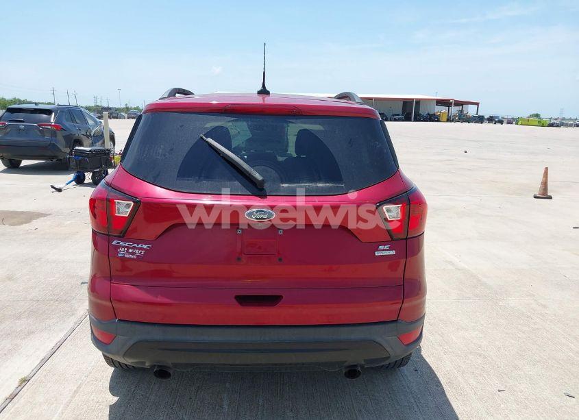 Photo 16 of 2019 Ford Escape SE (VIN 1FMCU0GD1KUA17486)