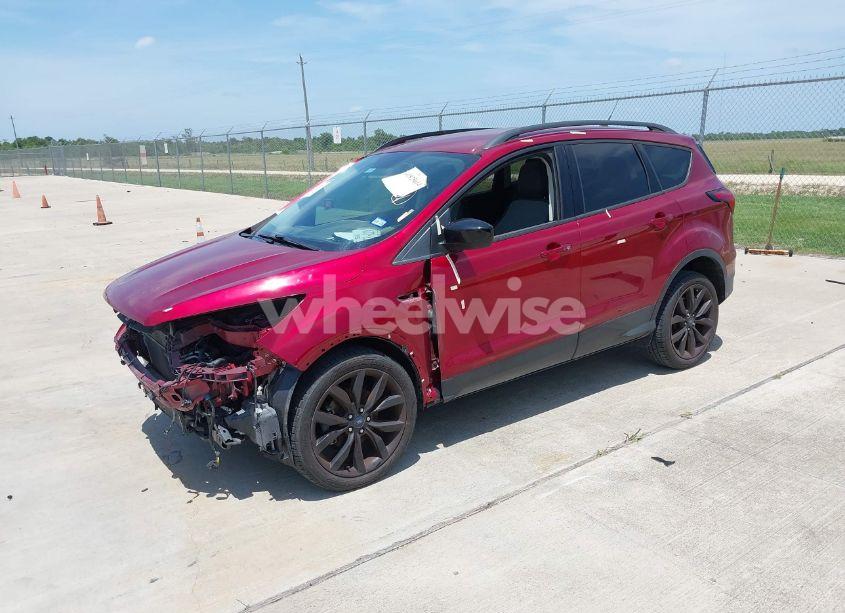 Photo 2 of 2019 Ford Escape SE (VIN 1FMCU0GD1KUA17486)