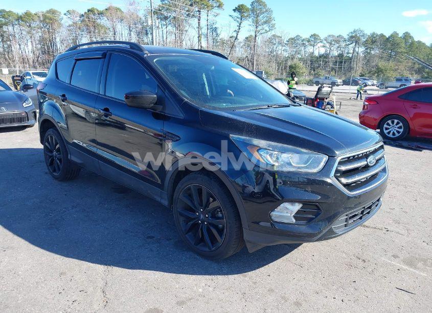 2019 Ford Escape SE (VIN 1FMCU0GD1KUB46179) main photo