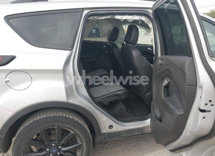 Photo 8 of 2019 Ford Escape SE (VIN 1FMCU0GD1KUB64049)