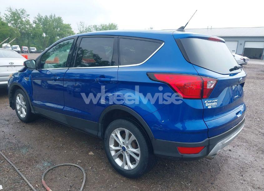 Photo 3 of 2019 Ford Escape SE (VIN 1FMCU0GD1KUB77058)