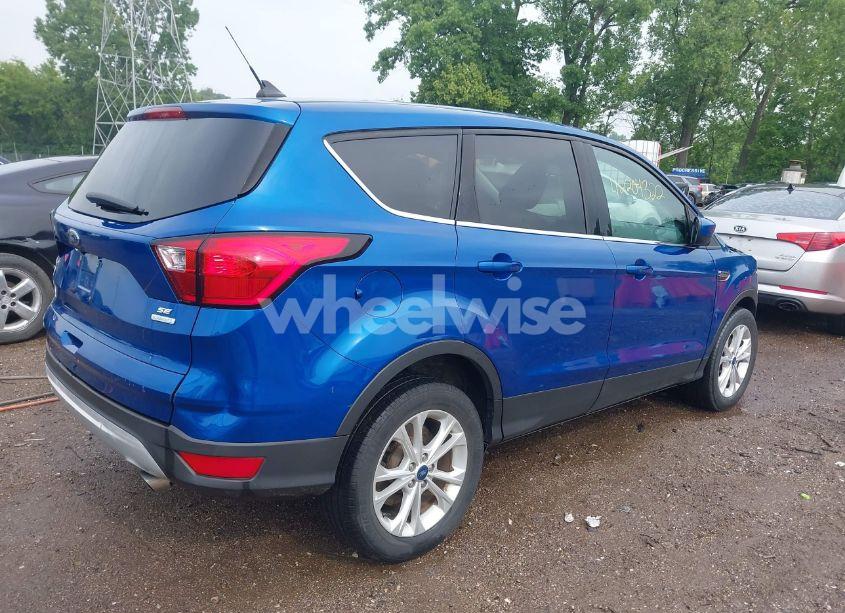 Photo 4 of 2019 Ford Escape SE (VIN 1FMCU0GD1KUB77058)