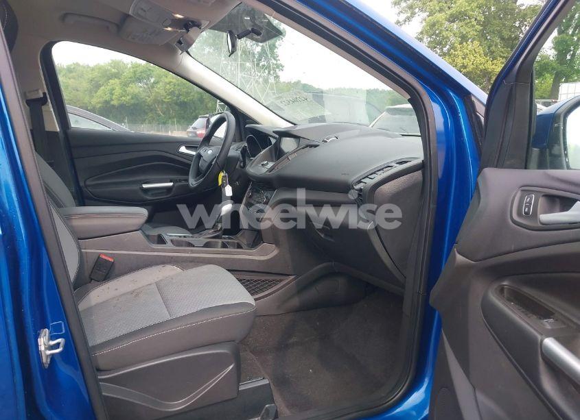 Photo 5 of 2019 Ford Escape SE (VIN 1FMCU0GD1KUB77058)