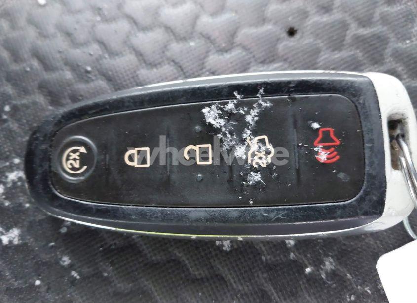 Photo 11 of 2019 Ford Escape SE (VIN 1FMCU0GD1KUC06817)