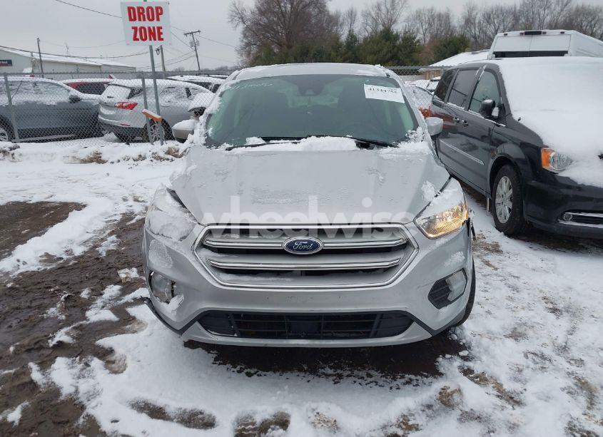Photo 12 of 2019 Ford Escape SE (VIN 1FMCU0GD1KUC06817)
