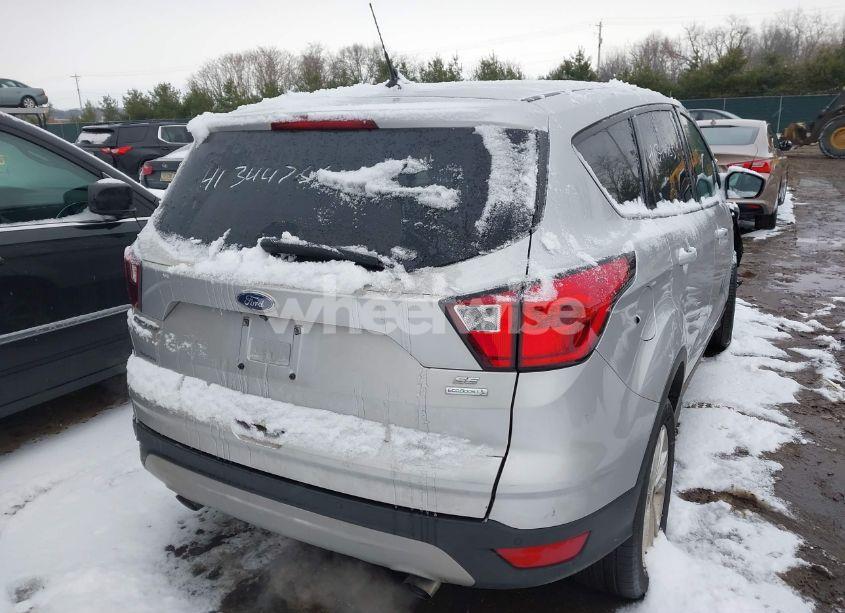 Photo 4 of 2019 Ford Escape SE (VIN 1FMCU0GD1KUC06817)