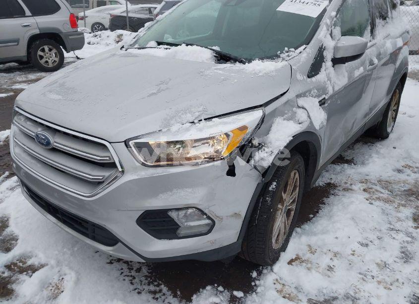 Photo 6 of 2019 Ford Escape SE (VIN 1FMCU0GD1KUC06817)