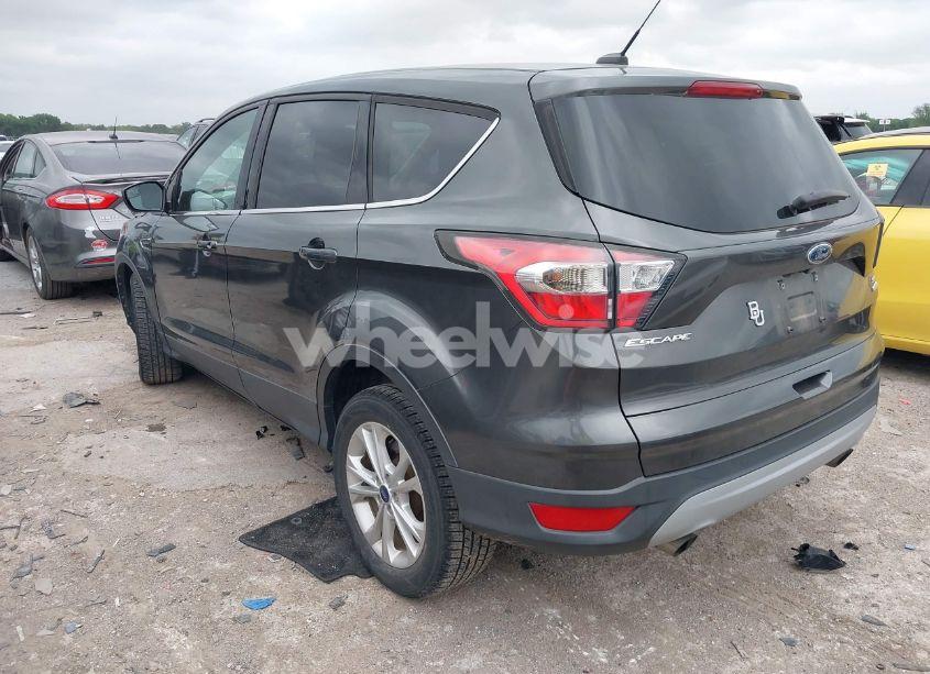 Photo 3 of 2017 Ford Escape SE (VIN 1FMCU0GD2HUA52739)