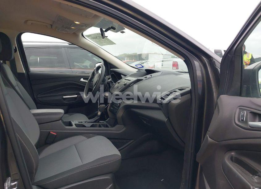 Photo 5 of 2017 Ford Escape SE (VIN 1FMCU0GD2HUA52739)