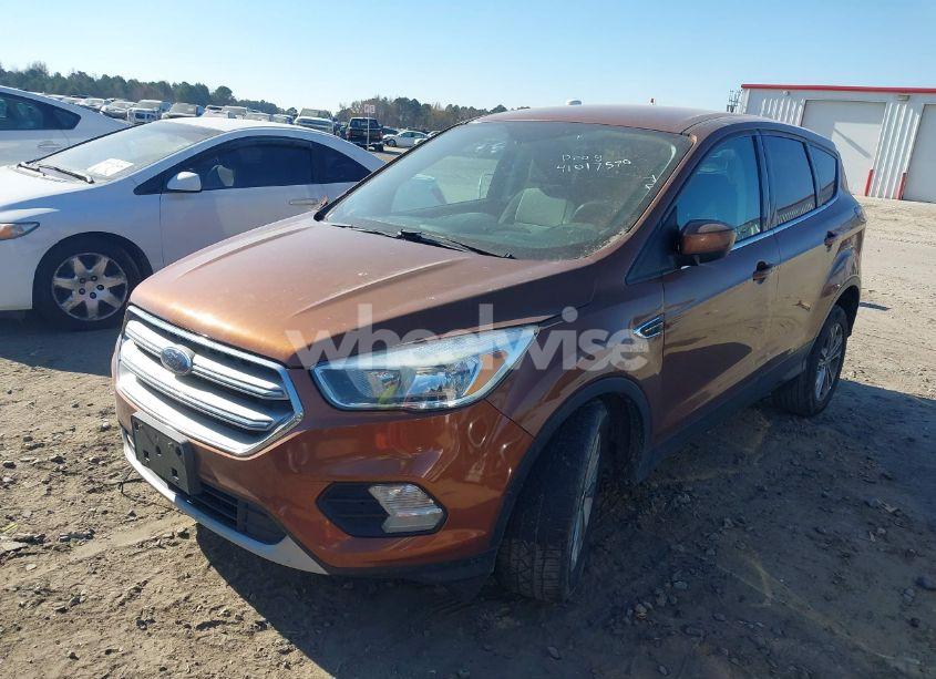Photo 2 of 2017 Ford Escape SE (VIN 1FMCU0GD2HUA89371)