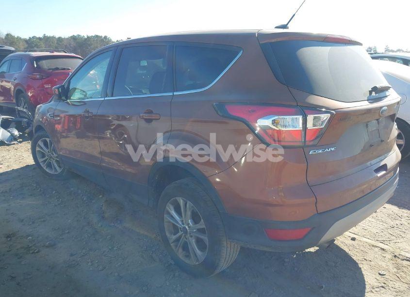 Photo 3 of 2017 Ford Escape SE (VIN 1FMCU0GD2HUA89371)