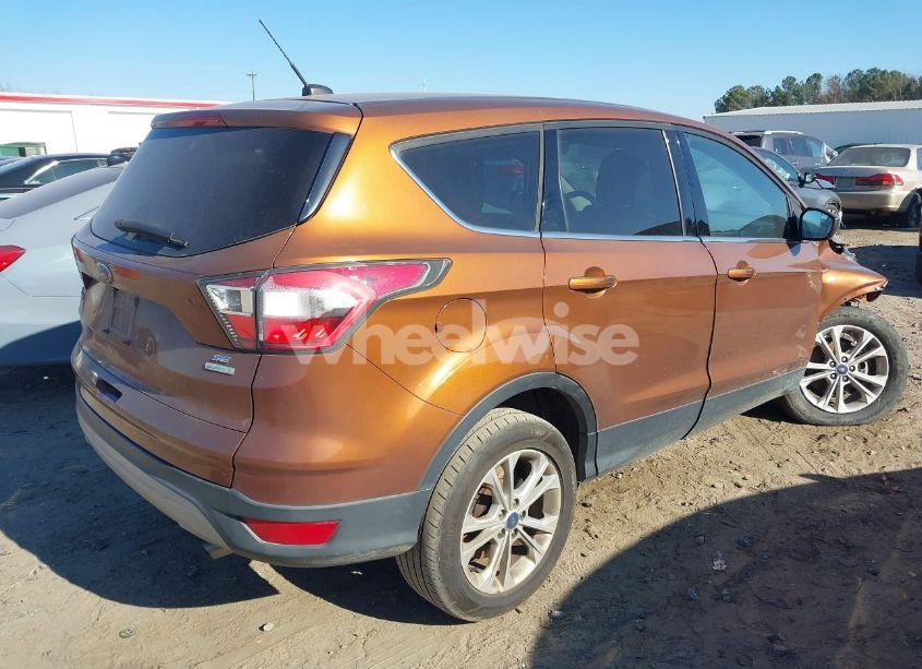 Photo 4 of 2017 Ford Escape SE (VIN 1FMCU0GD2HUA89371)