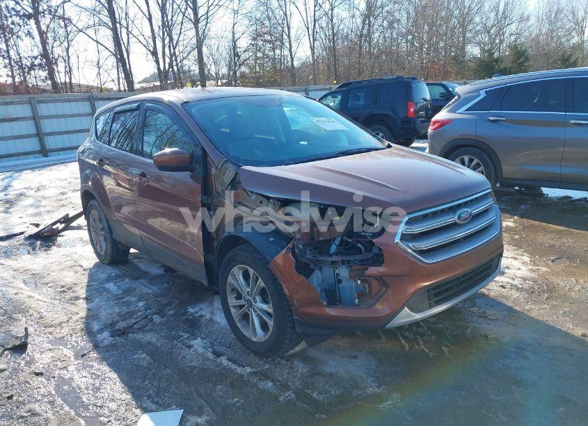 2017 Ford Escape SE (VIN 1FMCU0GD2HUB08825) main photo