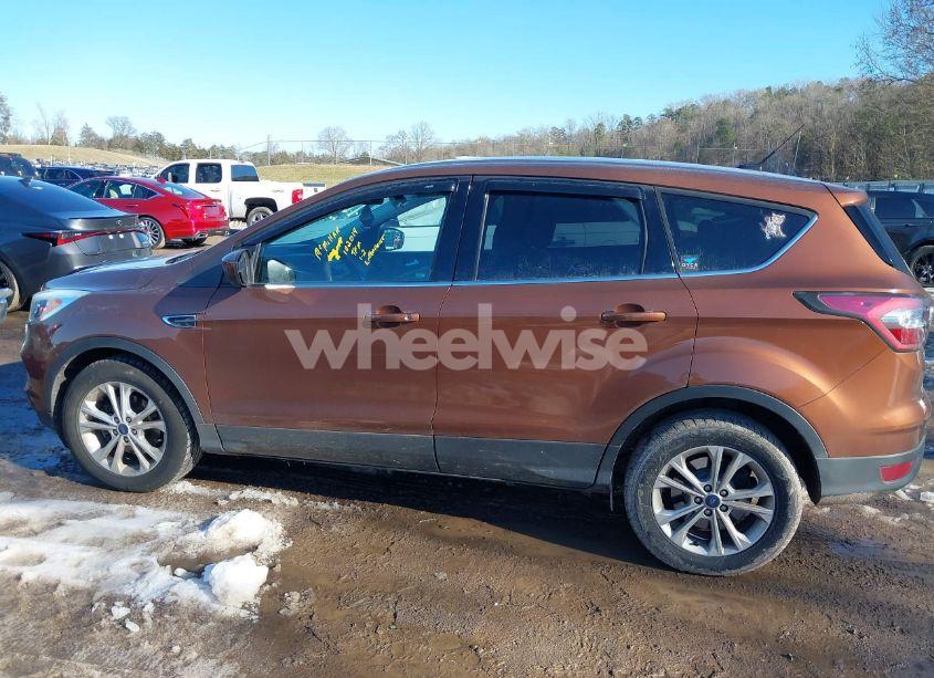 Photo 14 of 2017 Ford Escape SE (VIN 1FMCU0GD2HUB08825)