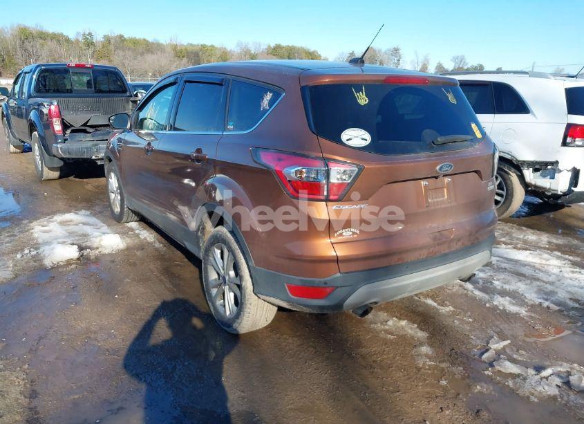 Photo 3 of 2017 Ford Escape SE (VIN 1FMCU0GD2HUB08825)