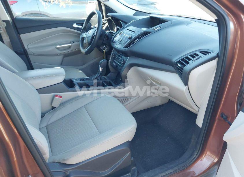 Photo 5 of 2017 Ford Escape SE (VIN 1FMCU0GD2HUB08825)