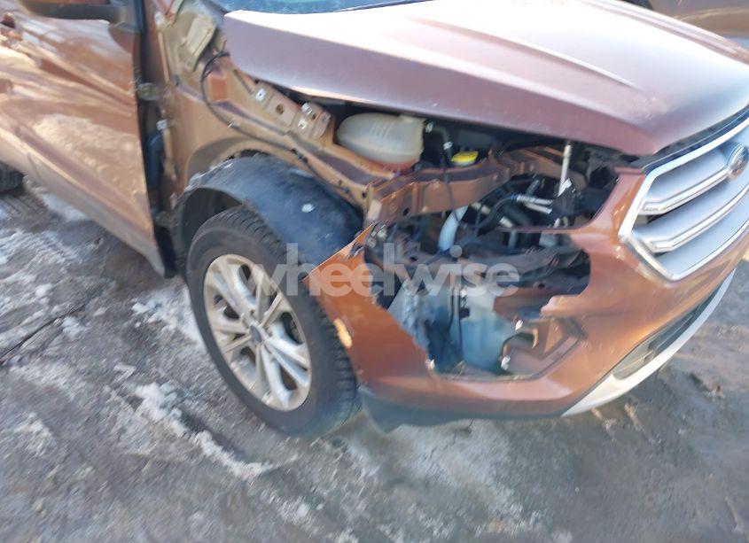 Photo 6 of 2017 Ford Escape SE (VIN 1FMCU0GD2HUB08825)