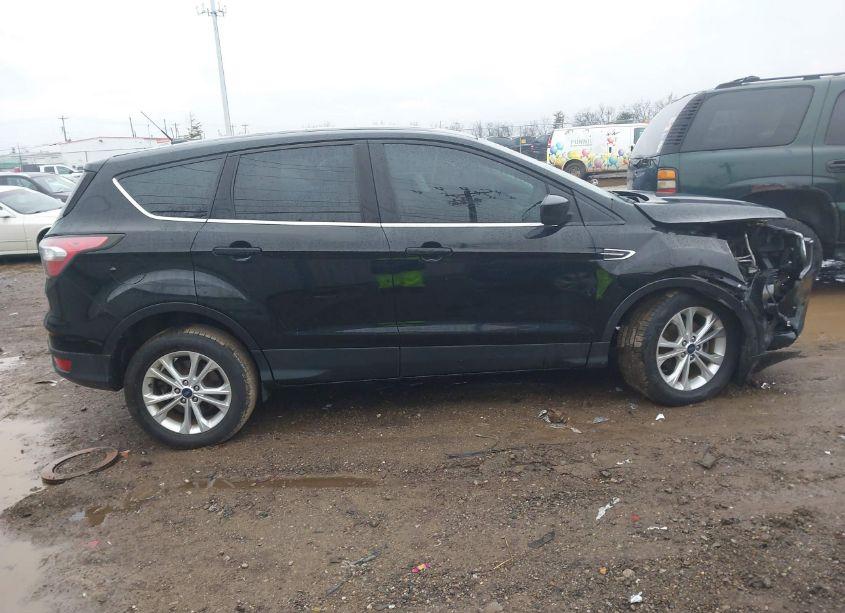 Photo 13 of 2017 Ford Escape SE (VIN 1FMCU0GD2HUB14592)