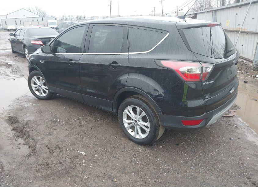 Photo 3 of 2017 Ford Escape SE (VIN 1FMCU0GD2HUB14592)