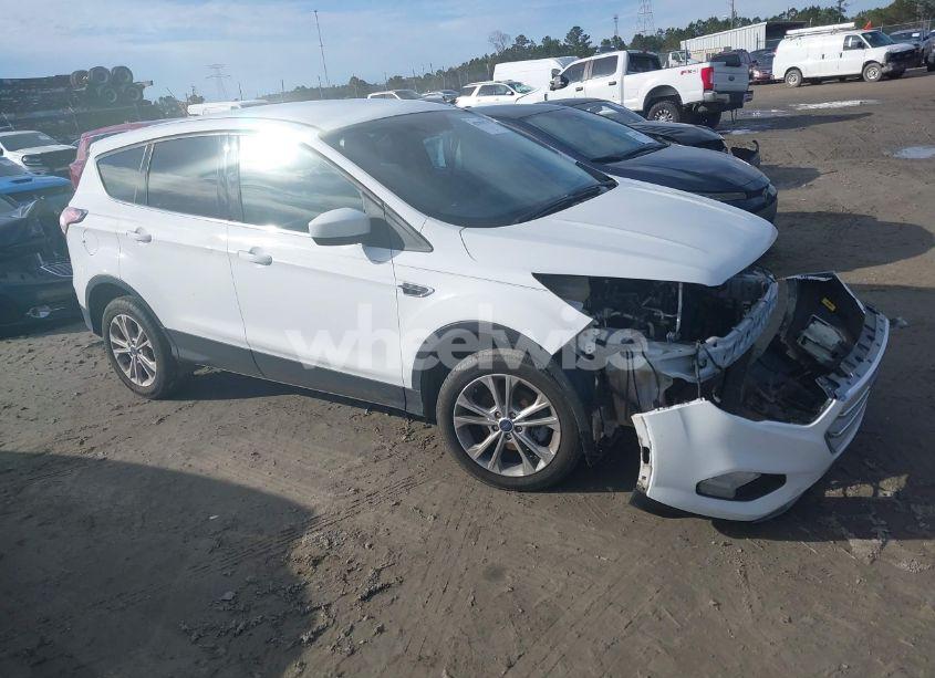 2017 Ford Escape SE (VIN 1FMCU0GD2HUB49469) main photo