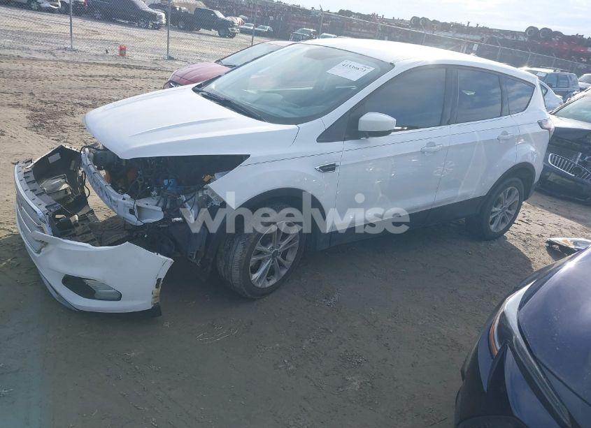 Photo 2 of 2017 Ford Escape SE (VIN 1FMCU0GD2HUB49469)
